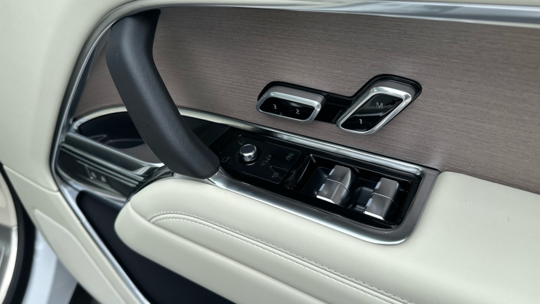 Land Rover Range Rover 3.0 D350 SE 4dr Auto Diesel Estate